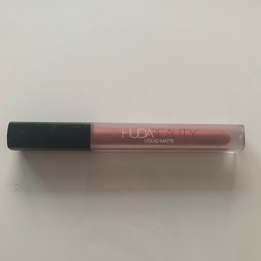 huda beauty liquid matte lipstick